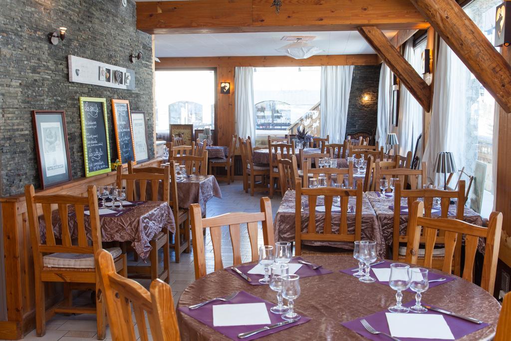 Hotel Restaurant La Darbella Ле-Русс Екстер'єр фото